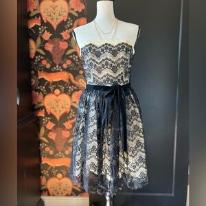 Betsey Johnson Evening Lace Strapless Mini Dress Black Cream Bow Size 2